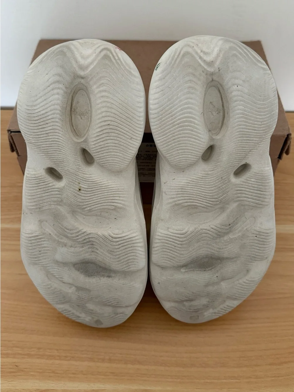 Yeezy Foam Runner Sand FY4567 Size 5 US/ 6.5W